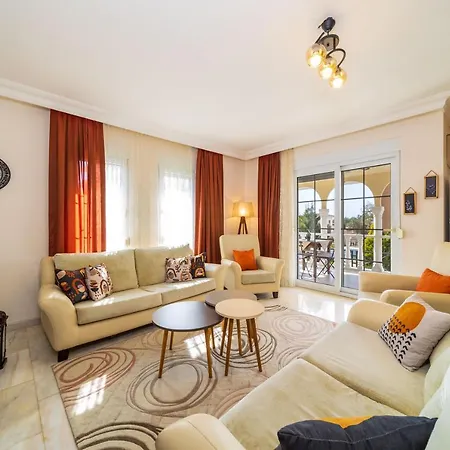 Вилла Astonishing With 3 Shared Pools In Alanya *