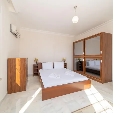Вилла Astonishing With 3 Shared Pools In Alanya *
