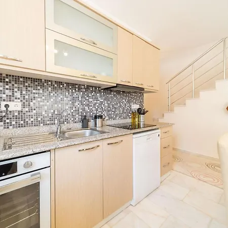 Astonishing With 3 Shared Pools In Alanya Вилла Окурджалар