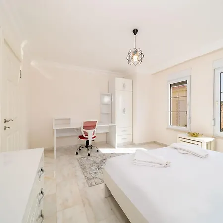 Astonishing With 3 Shared Pools In Alanya Вилла *